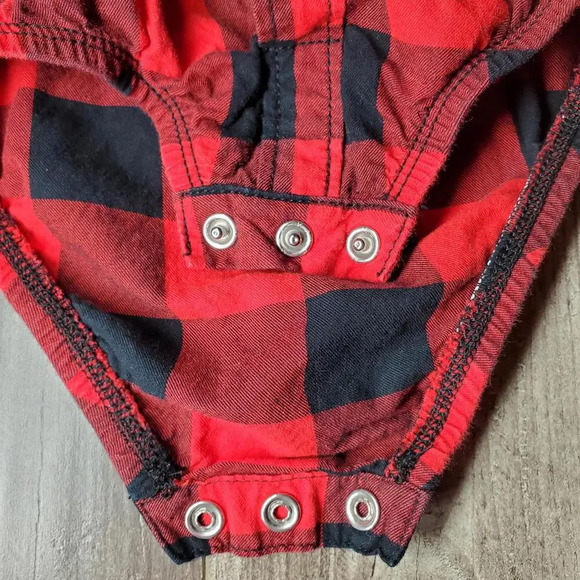 Carter's Size 9m Baby Boy Red and Black Buffalo Plaid Bodysuit NWOT - Picture 9 of 10